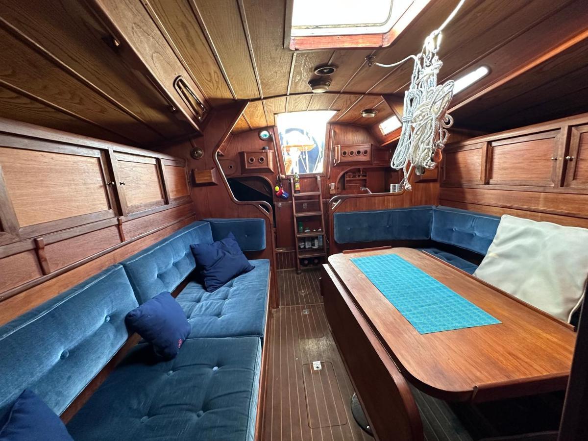 Unique Wooden Sail Yacht + 2 Bikes Included! Hotel Сант Адриа де Бесос Екстериор снимка