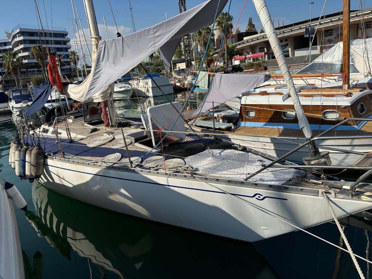 Unique Wooden Sail Yacht + 2 Bikes Included! Hotel Сант Адриа де Бесос Екстериор снимка
